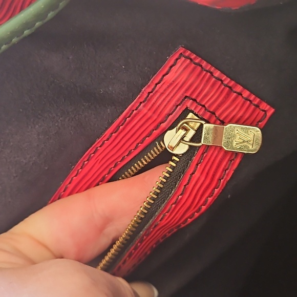 Louis Vuitton Neo Red, Blue and Green Bucket Bag - Limited Edition - Picture 11 of 16